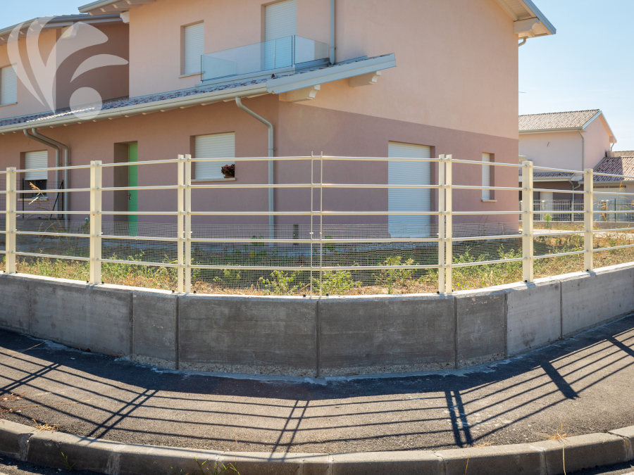 recinzione modulare moderna-recinzione economica con pannelli modulari in ferro da esterno.