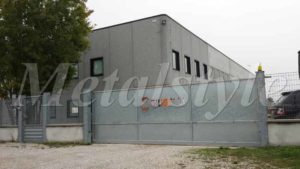 cancello scorrevole moderno