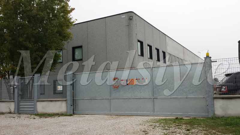 cancello scorrevole moderno