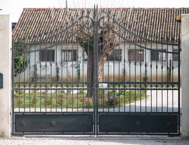 cancelli in ferro battuto