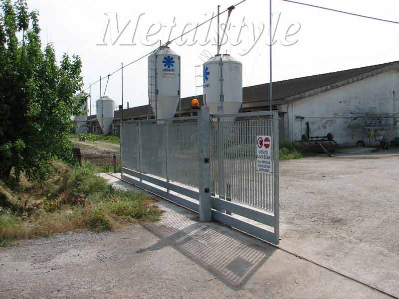 cancello economico in ferro industriale