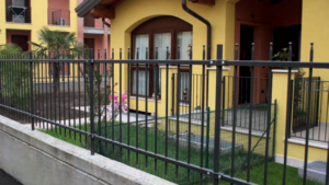 Recinzione per esterni robusta ed economica facile da installare per recintare il giardino