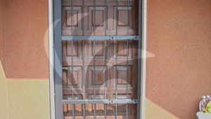 inferriate sicurezza ferro apribili snodate porta 21_01