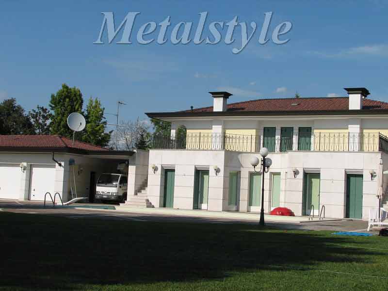 ringhiera in ferro per villa - recinzione in metallo da esterno- recinzione classica