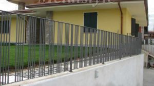 ringhiera da giardino-recinzione in ferro