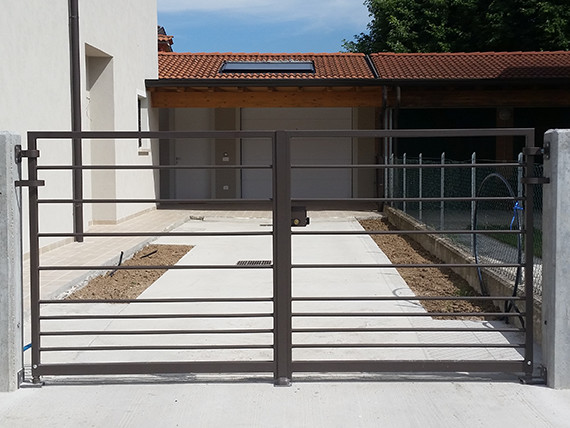 Cancello pedonale in ferro, cancello pedonale moderno, cancellino zincato, cancellino verniciato, cancellate in ferro, prezzo cancello in ferro