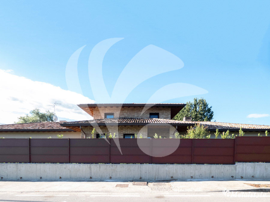 recinzione-privacy-per-villa- pannelli in recinzione da esterno